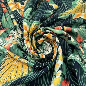Tecido Viscose Floral e Folhagens Fundo Casca de Árvore Tecido Viscose Floral e Folhagens Fundo Casca de Árvore • Luema