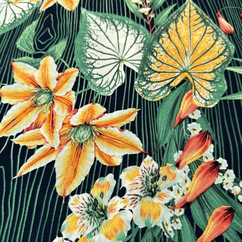 Tecido Viscose Floral e Folhagens Fundo Casca de Árvore • Luema Tecido Viscose Floral e Folhagens Fundo Casca de Árvore • Luema