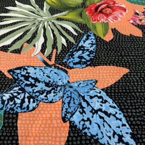 Tecido Viscose Estampada Folhagens e Flores Fundo Pontilhado • Luema Tecidos
