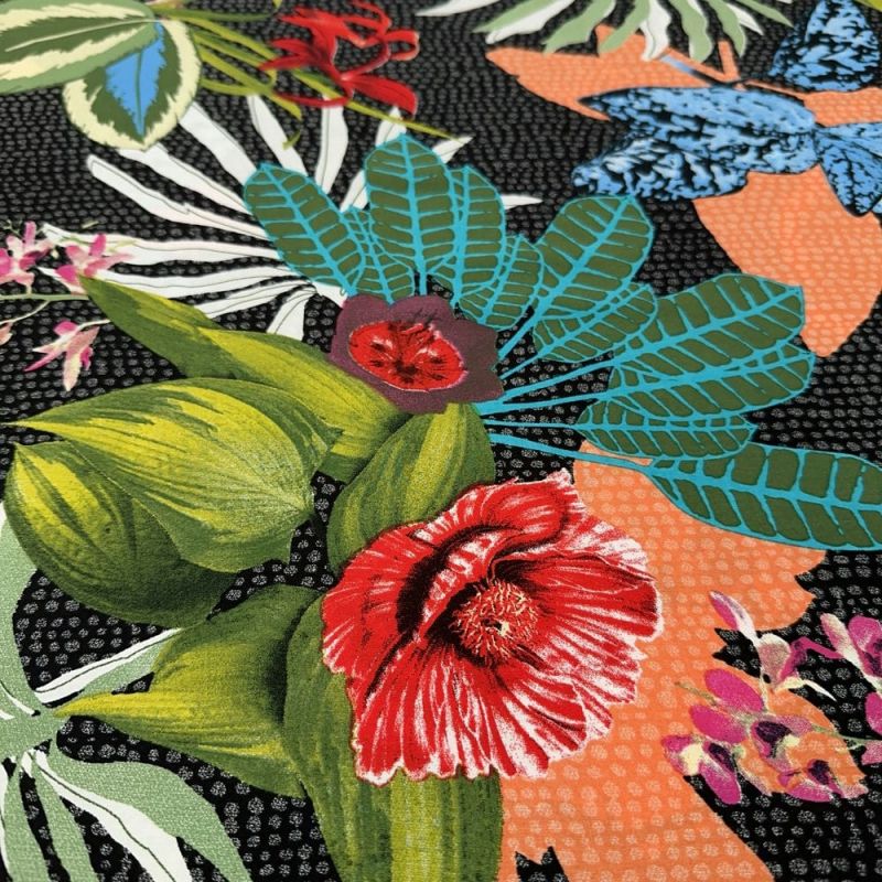 Tecido Viscose Estampada Folhagens e Flores Fundo Pontilhado • Luema Tecidos