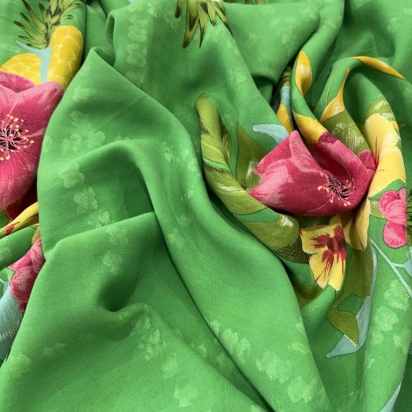 Tecido Viscose Estampada Floral Abacaxi Fundo Verde • Luema Tecidos