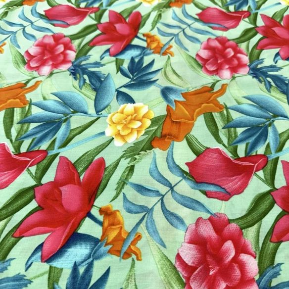 Tecido Viscose Estampada Floral Coloridos Fundo verde • Luema Tecidos