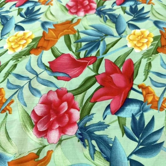 Tecido Viscose Estampada Floral Coloridos Fundo verde • Luema Tecidos