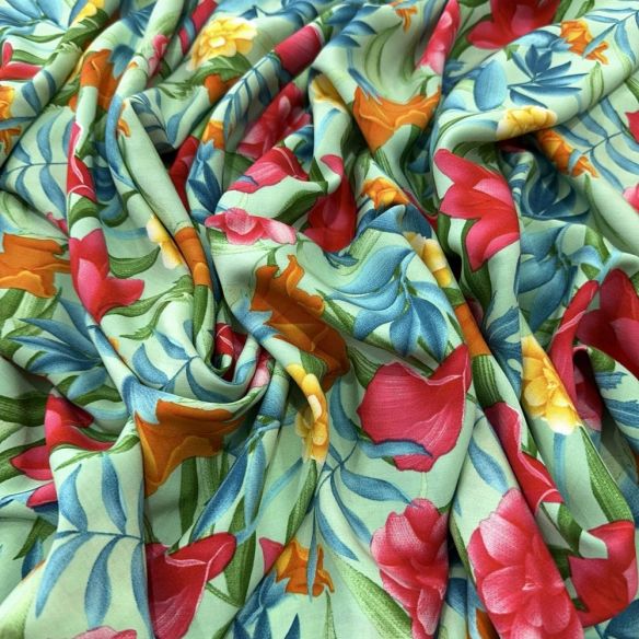 Tecido Viscose Estampada Floral Coloridos Fundo verde • Luema Tecidos