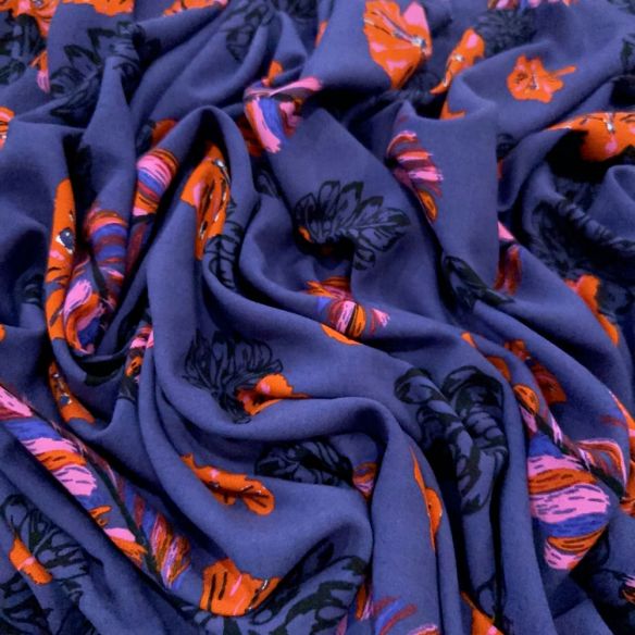 Tecido Viscose Estampada Folhagens e Flores Fundo Marinho • Luema Tecidos