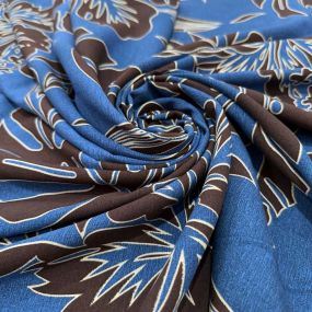 Tecido Viscose Estampada Folhagens Preto e Fundo Azul • Luema Tecidos 2