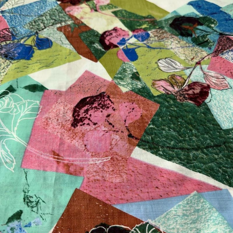 Tecido Cambraia de Algodão Squared Flowers • Luema Tecidos