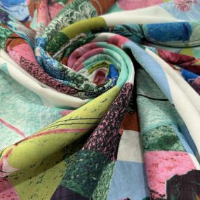 Tecido Cambraia de Algodão Squared Flowers • Luema Tecidos 2