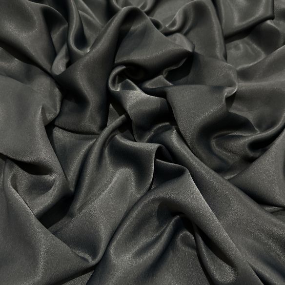 Tecido Crepe Patou Preto • Luema Tecidos