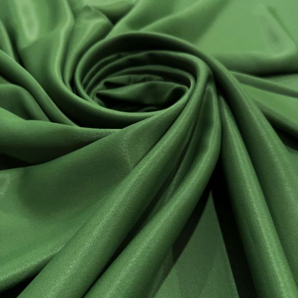 Tecido Crepe Patou Verde Oliva • Luema Tecidos