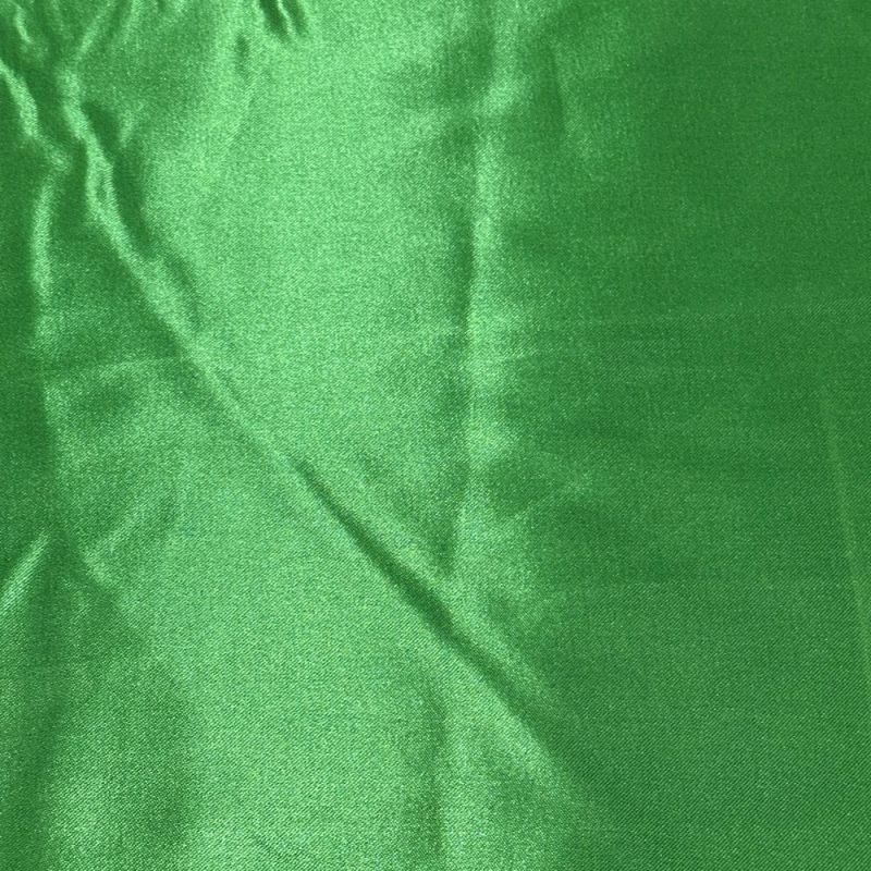 Tecido Cetim Charmeuse Verde Bandeira • Luema Tecidos