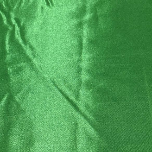 Tecido Cetim Charmeuse Verde Bandeira • Luema Tecidos