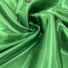 Tecido Cetim Charmeuse Verde Bandeira Tecido Cetim Charmeuse Verde Bandeira • Luema Tecidos 2