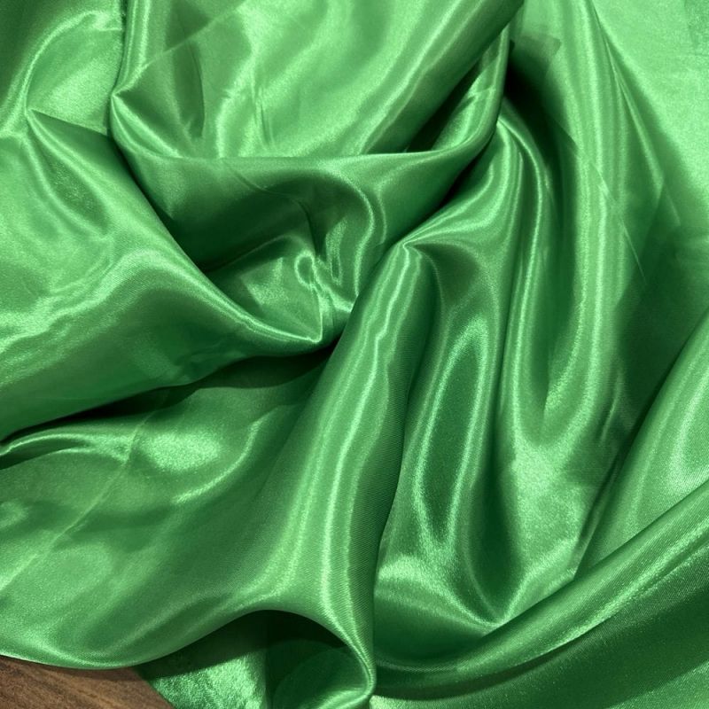 Tecido Cetim Charmeuse Verde Bandeira • Luema Tecidos