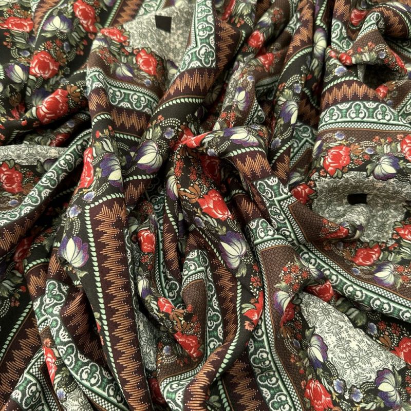 Tecido Viscose Quadros Floral • Luema Tecidos