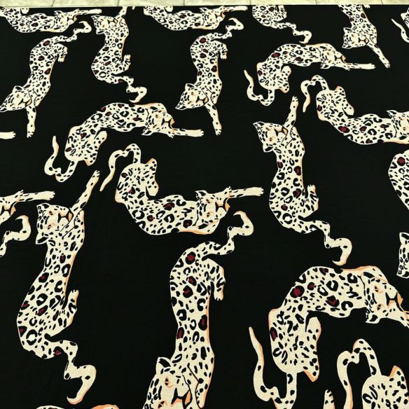 Tecido Crepe de Chine Seda Pura Onças • Luema Tecidos