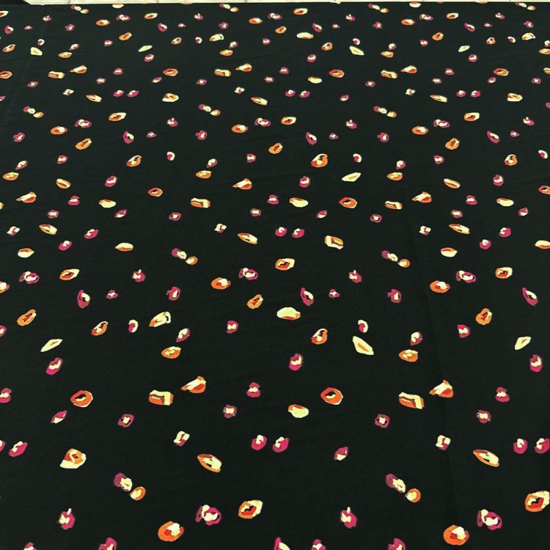 Tecido Crepe de Chine Seda Pura Poá Abstrato • Luema Tecidos