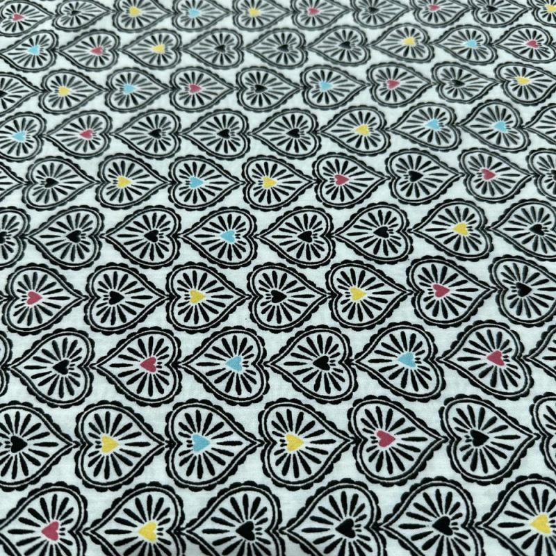 Tecido Viscose Corações Coloridos • Luema Tecidos