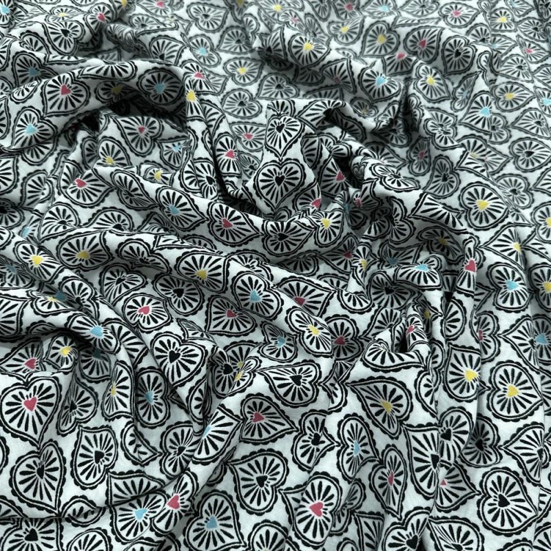 Tecido Viscose Corações Coloridos • Luema Tecidos