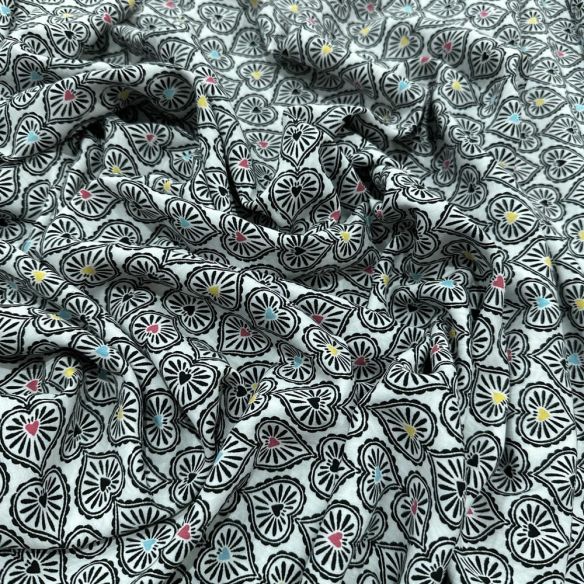 Tecido Viscose Corações Coloridos • Luema Tecidos