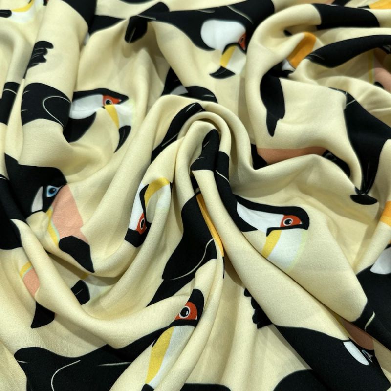 Tecido Viscose Tucanos Fundo Creme • Luema Tecidos Tecido Viscose Tucanos Fundo Creme • Luema Tecidos