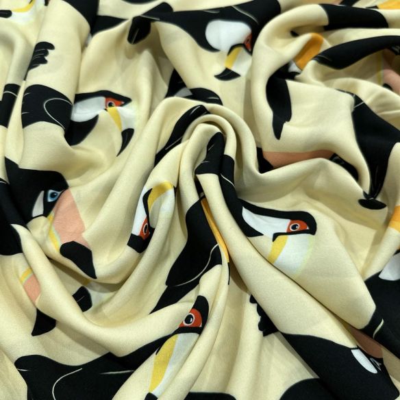 Tecido Viscose Tucanos Fundo Creme • Luema Tecidos Tecido Viscose Tucanos Fundo Creme • Luema Tecidos