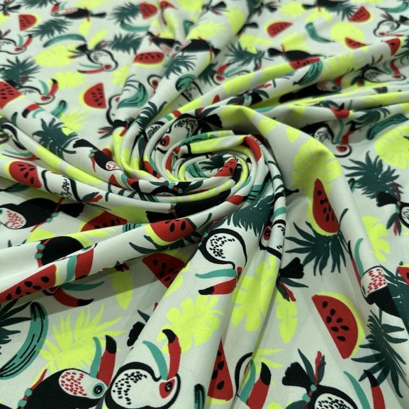 Tecido Malha Fluity Tucanos e Frutas • Luema Tecidos