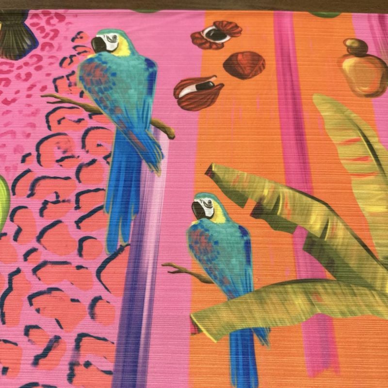 Tecido Crepe de Malha Canelada Aves Fundo Rosa • Luema Tecidos