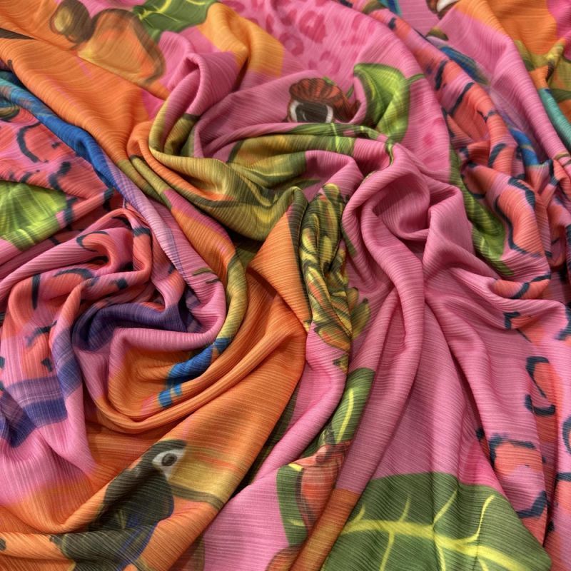 Tecido Crepe de Malha Canelada Aves Fundo Rosa • Luema Tecidos