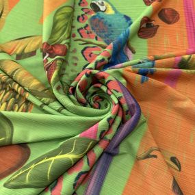 Tecido Crepe de Malha Canelada Aves Fundo Verde Tecido Crepe de Malha Canelada Aves Fundo Verde • Luema Tecidos