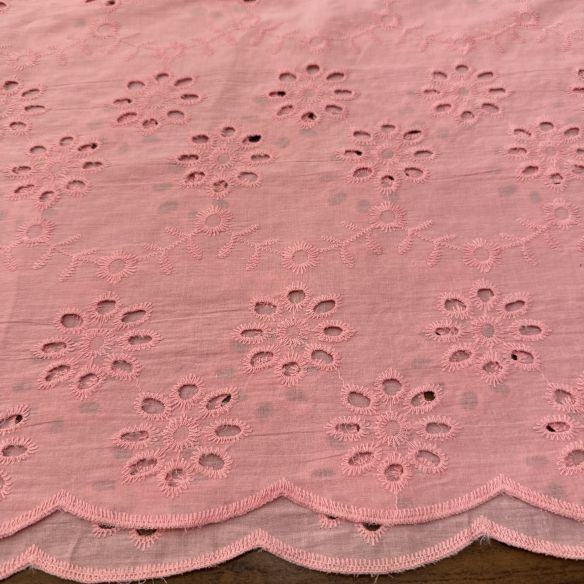 Tecido Laise de algodão Bordada Romantic Rosa • Luema Tecidos