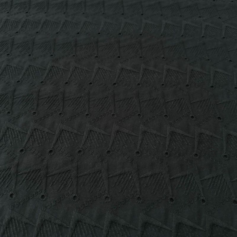 Tecido Laise de algodão Bordada Chevron Preto • Luema Tecidos Tecido Laise de algodão Bordada Chevron Preto • Luema Tecidos