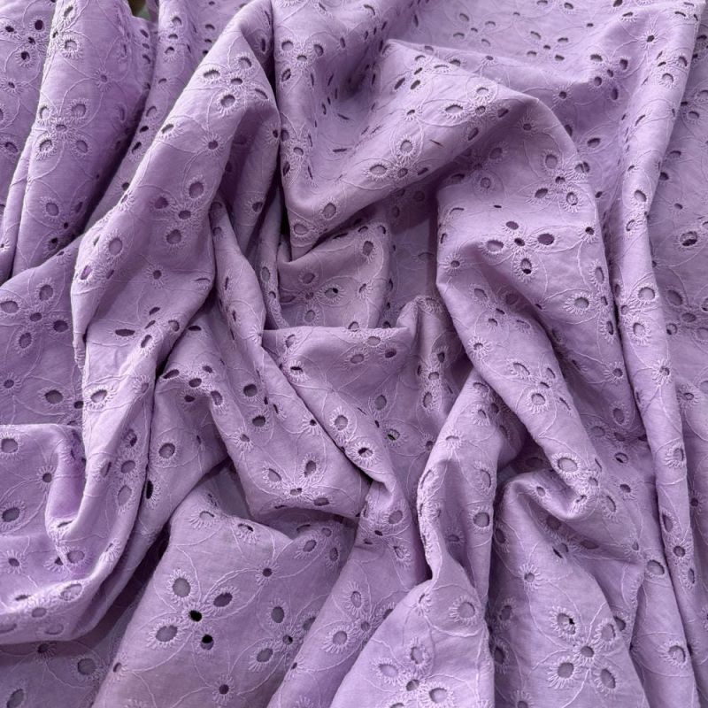 Tecido Laise de algodão Bordada Lilás • Luema Tecidos