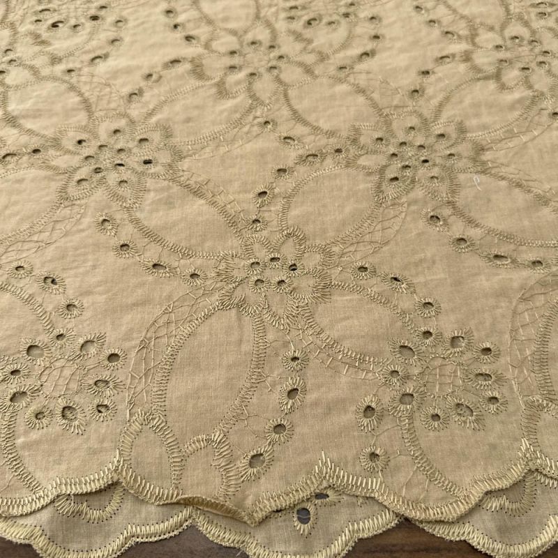 Tecido Laise de algodão Bordada Bege • Luema Tecidos Tecido Laise de algodão Bordada Bege • Luema Tecidos