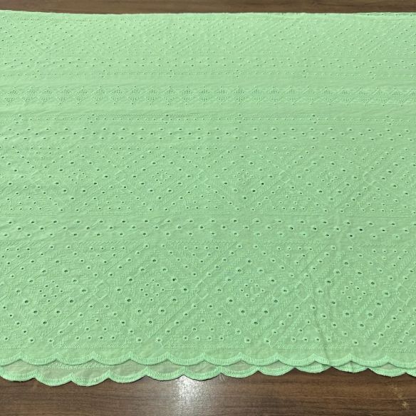 Tecido Laise de algodão Bordada Verde Hortelã • Luema Tecidos