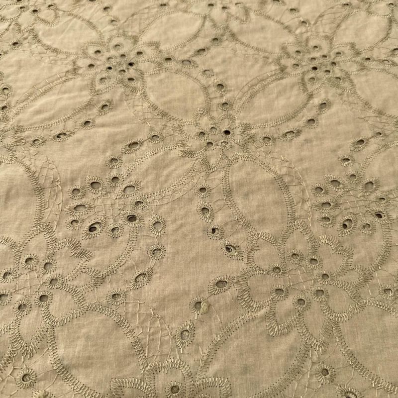 Tecido Laise de algodão Bordada Bege • Luema Tecidos Tecido Laise de algodão Bordada Bege • Luema Tecidos