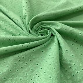 Tecido Laise de algodão Bordada Verde Hortelã • Luema Tecidos 2