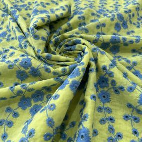 Tecido Laise de algodão Bordada Azul Fundo Amarelo Tecido Laise de algodão Bordada Azul Fundo Amarelo • Luema Tecidos 2