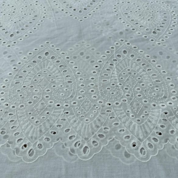 Tecido Laise de algodão Bordada Romantic Branco • Luema Tecidos