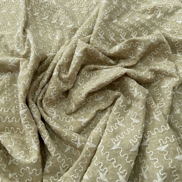 Tecido Laise de algodão Bordada Zig-Zag Bege • Luema Tecidos