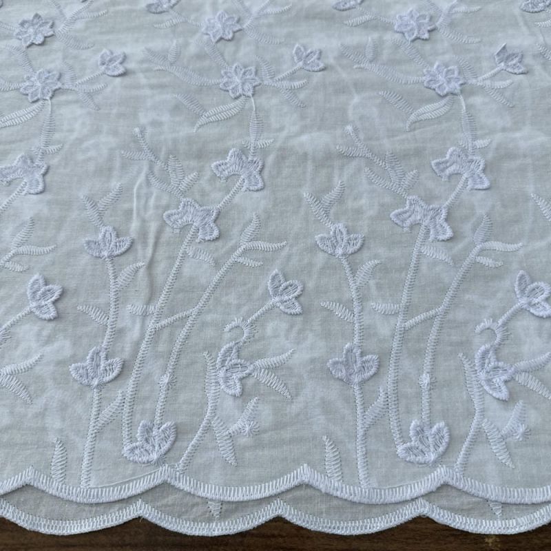 Tecido Laise de algodão Bordada 3D Branco e Lilás • Luema Tecidos