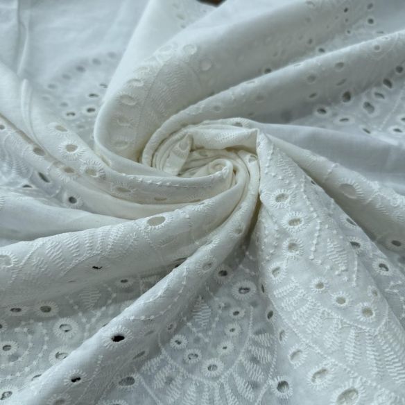 Tecido Laise de algodão Bordada Romantic Branco • Luema Tecidos