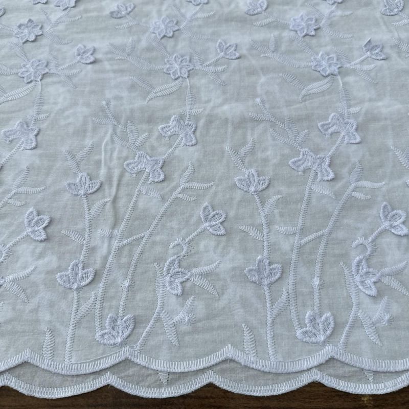 Tecido Laise de algodão Bordada 3D Branco e Lilás • Luema Tecidos