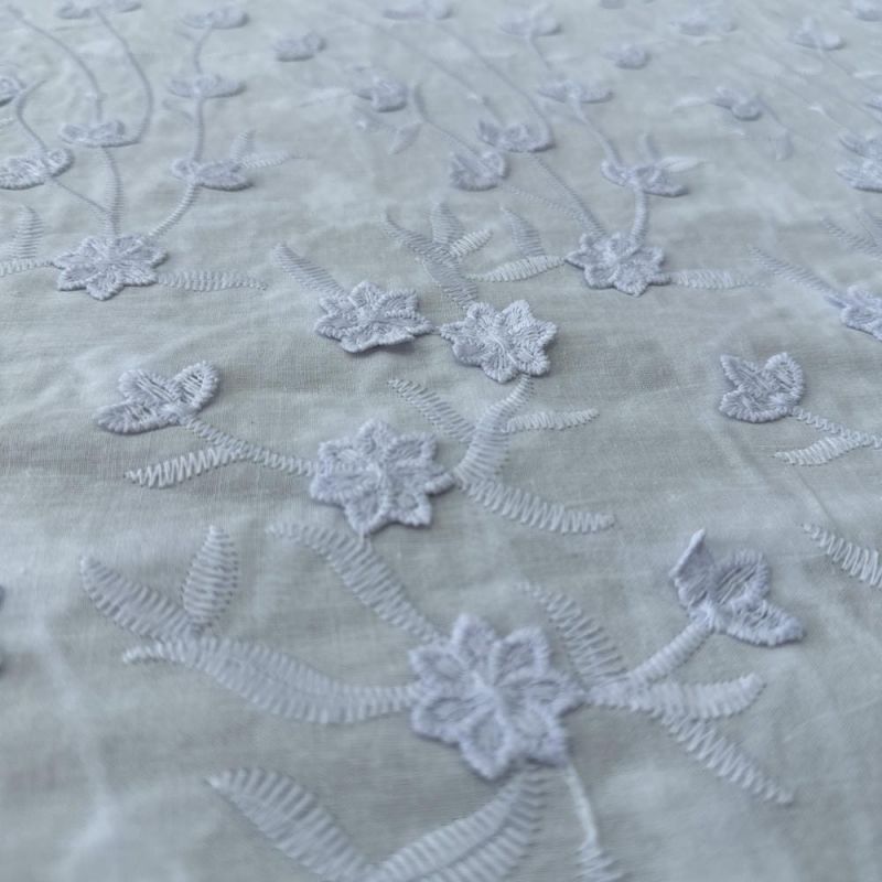 Tecido Laise de algodão Bordada 3D Branco e Lilás • Luema Tecidos