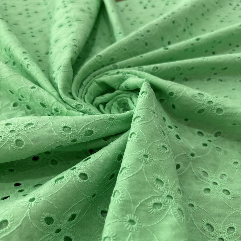 Tecido Laise de algodão Bordada Verde Menta • Luema Tecidos