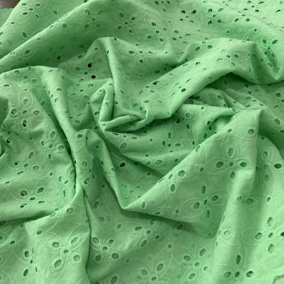 Tecido Laise de algodão Bordada Verde Menta • Luema Tecidos