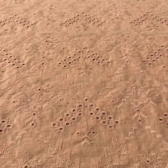 Tecido Laise de algodão Bordada Laranja Claro • Luema Tecidos