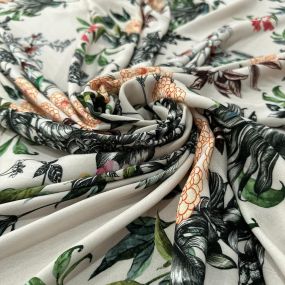 Tecido Viscose Estampada Floral Fundo Areia Tecido Viscose Estampada Floral Fundo Areia • Luema Tecidos 2