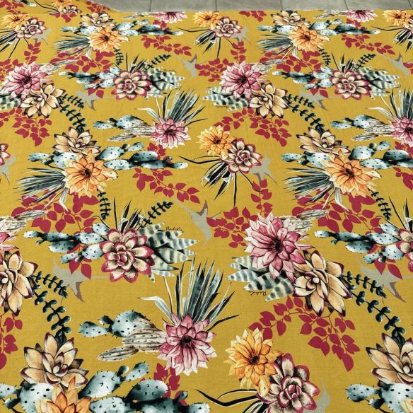 Tecido Viscose Estampada Floral E Cactus • Luema Tecidos