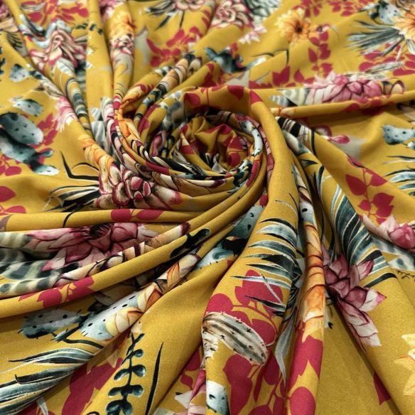 Tecido Viscose Estampada Floral E Cactus • Luema Tecidos